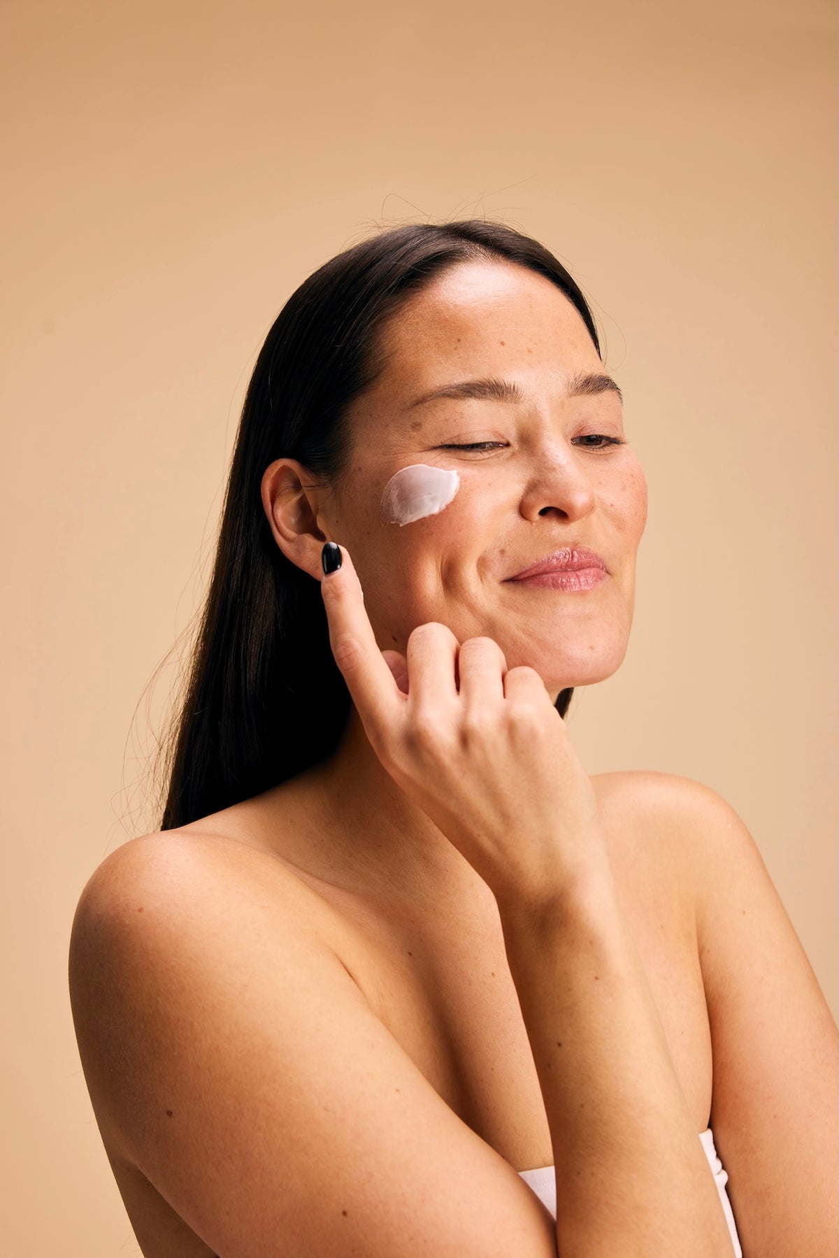HOW TO USE THE NIGHT CREAM